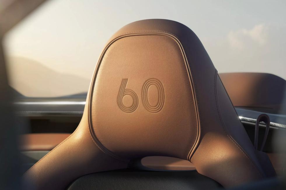 Aston Martin: 60 χρόνια Volante με δύο εντυπωσιακές DB12 και Vanquish